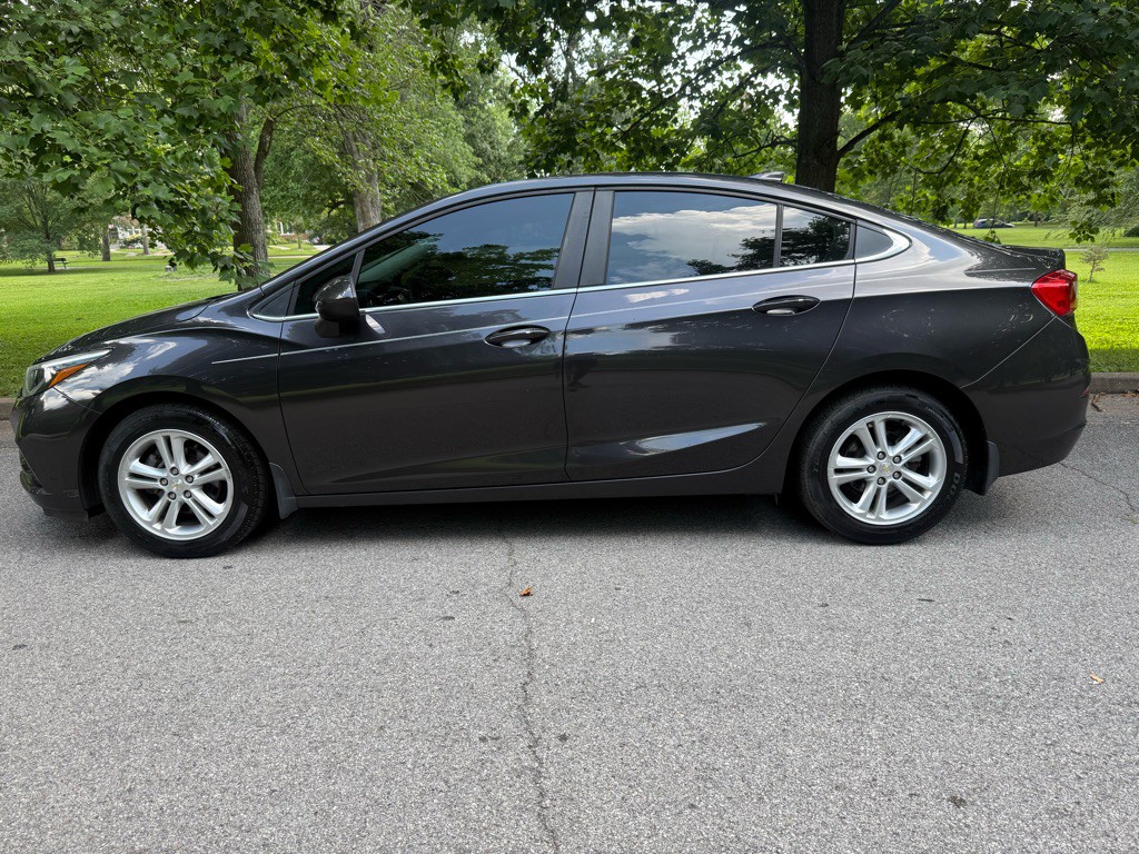 2017 Chevrolet Cruze Image 3
