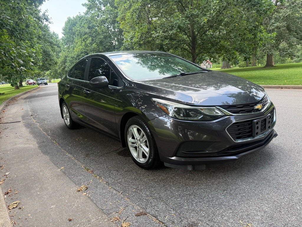 2017 Chevrolet Cruze Image 4