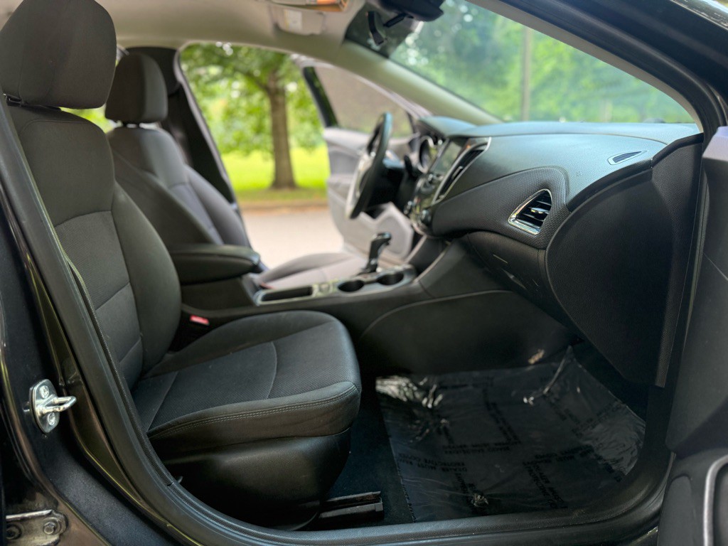 2017 Chevrolet Cruze Image 12