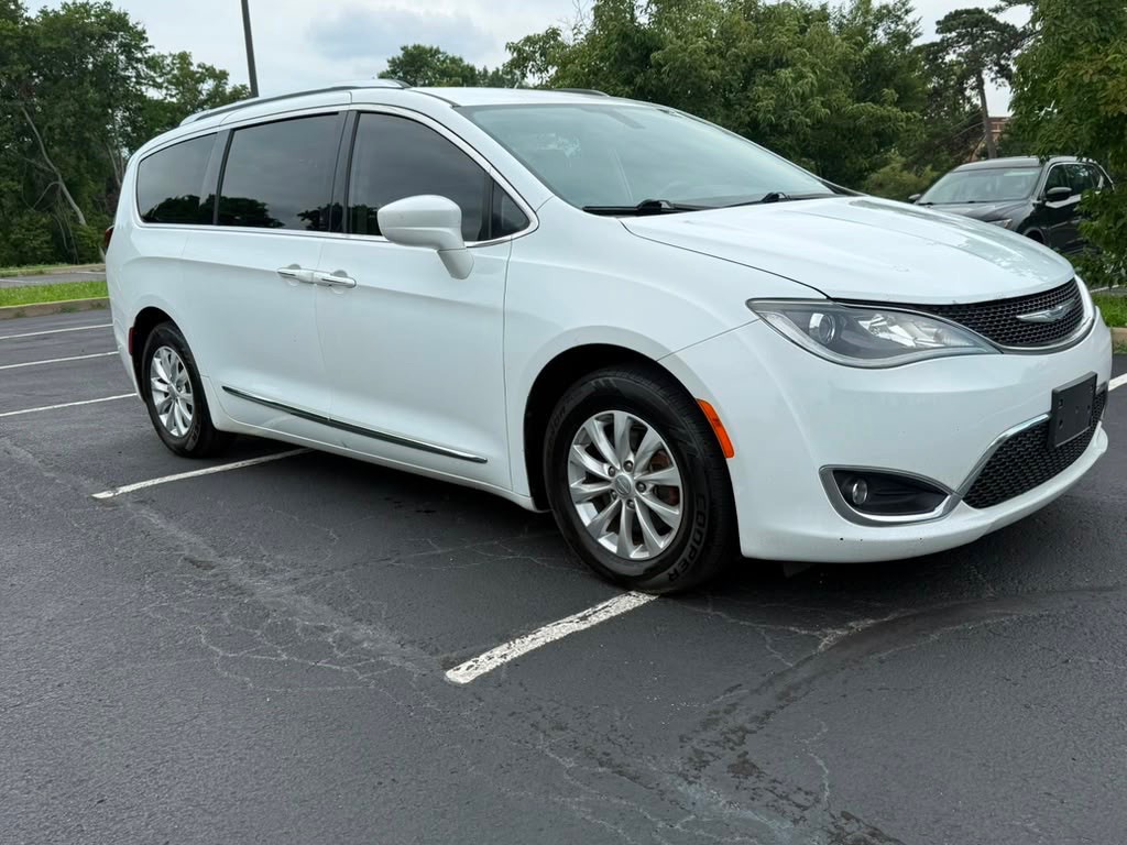 2018 Chrysler Pacifica Image 4
