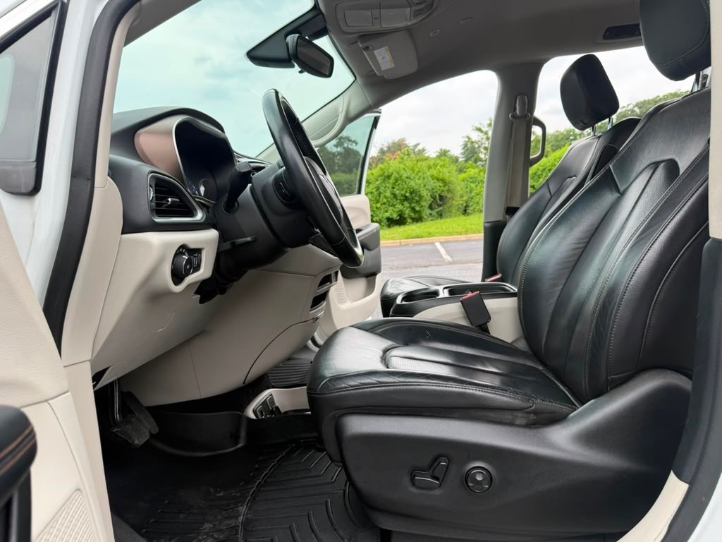 2018 Chrysler Pacifica Image 10