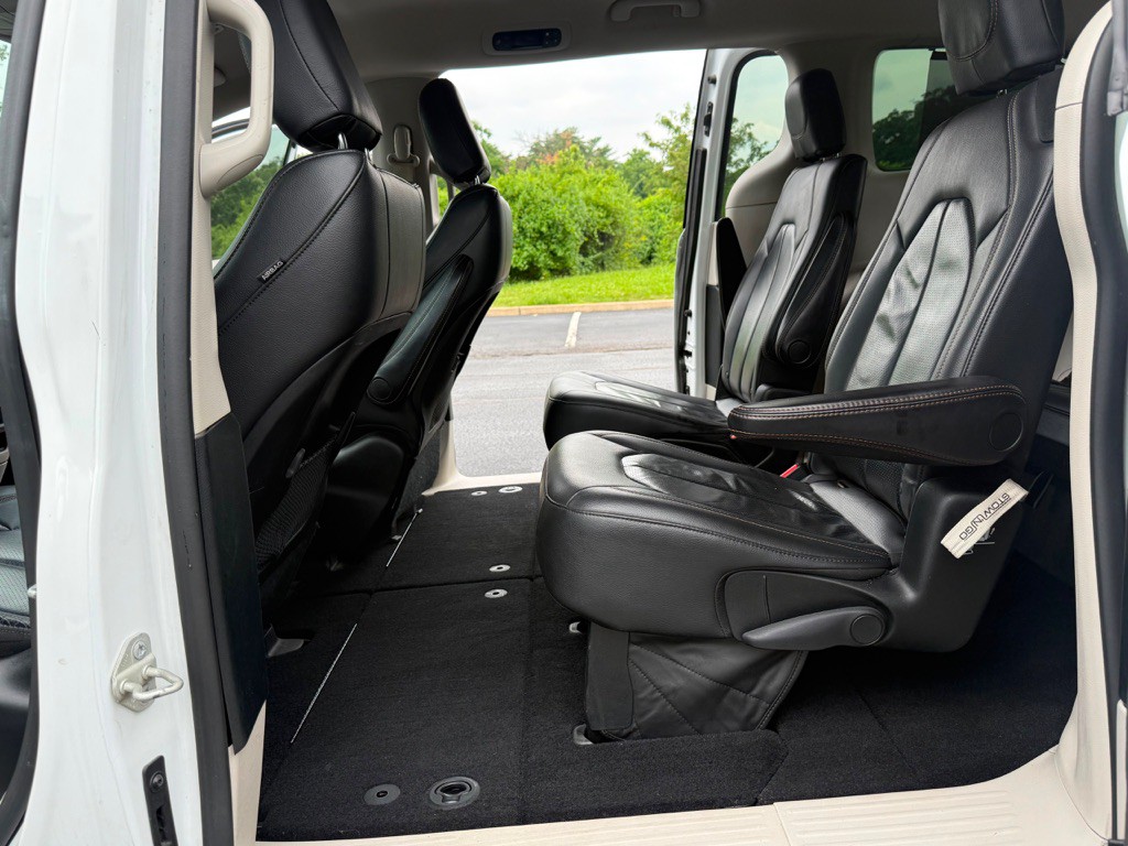2018 Chrysler Pacifica Image 22