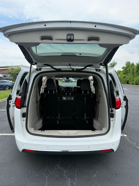 2018 Chrysler Pacifica Image 26