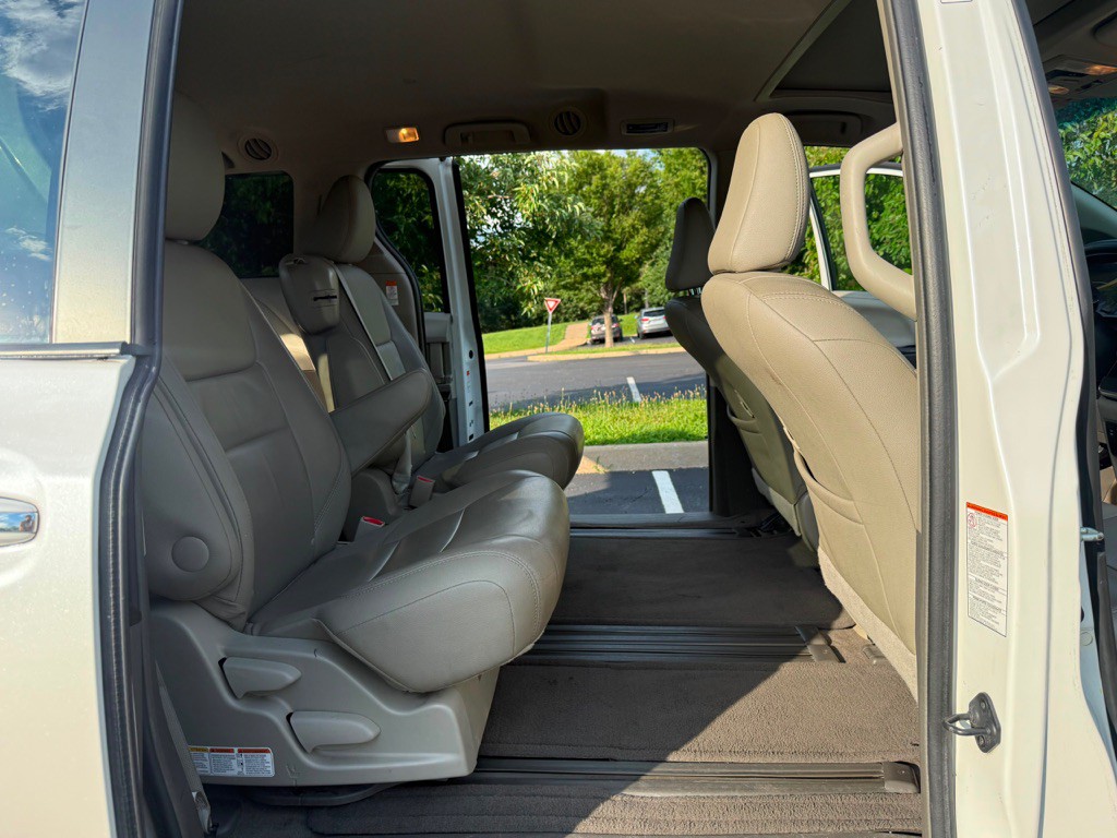 2015 Toyota Sienna Image 20