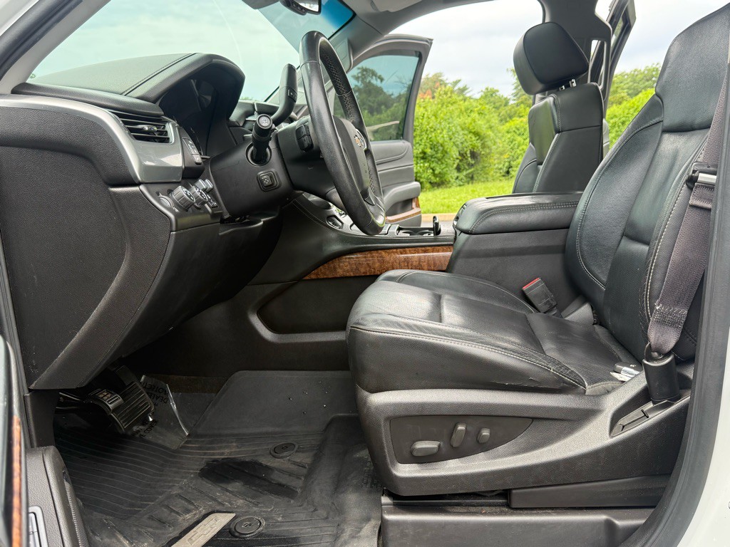 2015 Chevrolet Suburban Image 10