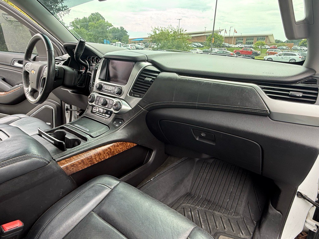 2015 Chevrolet Suburban Image 15