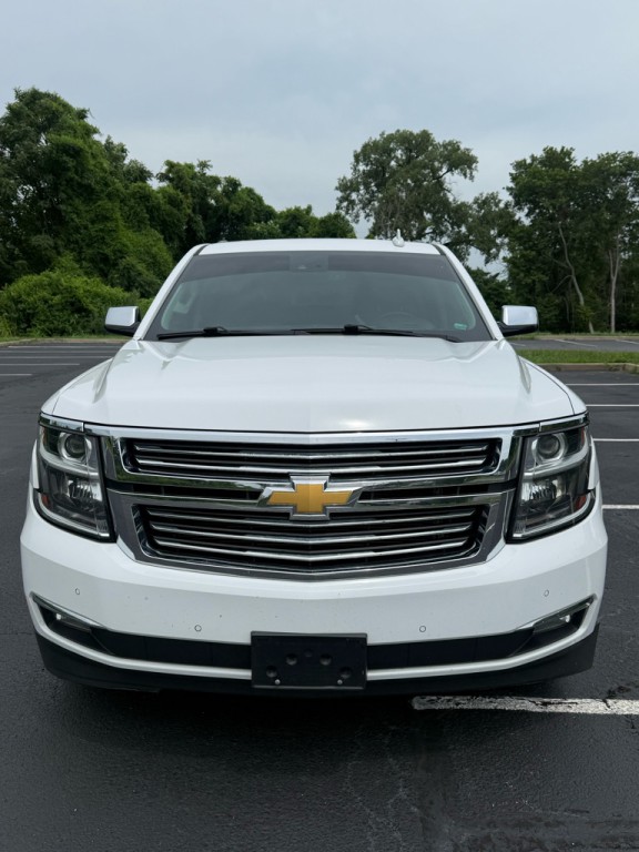 2015 Chevrolet Suburban Image 2