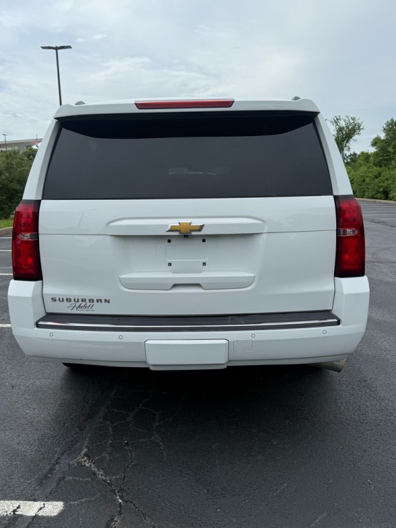 2015 Chevrolet Suburban Image 8