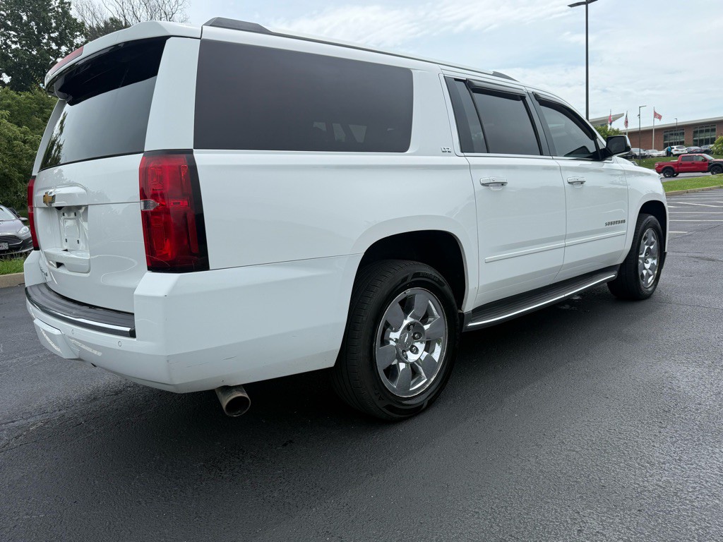 2015 Chevrolet Suburban Image 9
