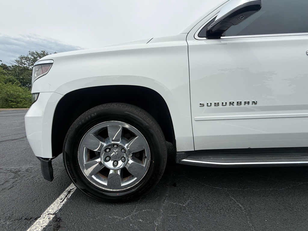 2015 Chevrolet Suburban Image 28