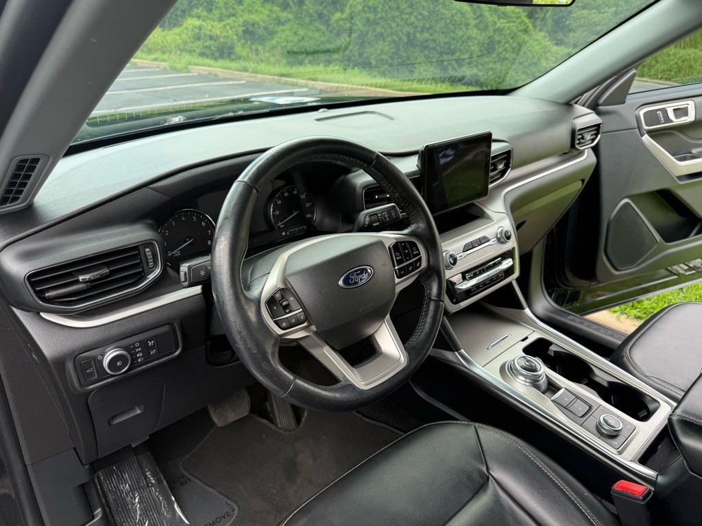 2022 Ford Explorer Image 13