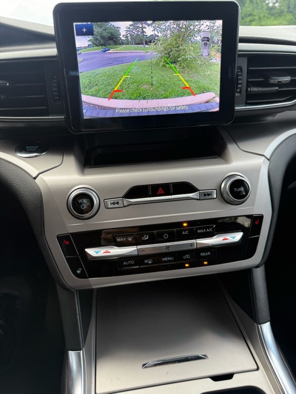 2022 Ford Explorer Image 17