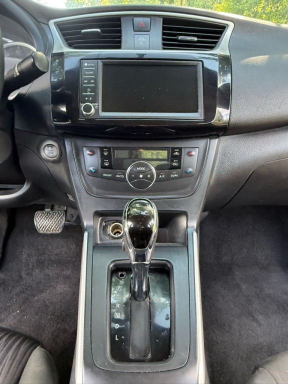 2019 Nissan Sentra Image 14