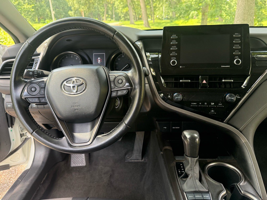 2022 Toyota Camry Image 16