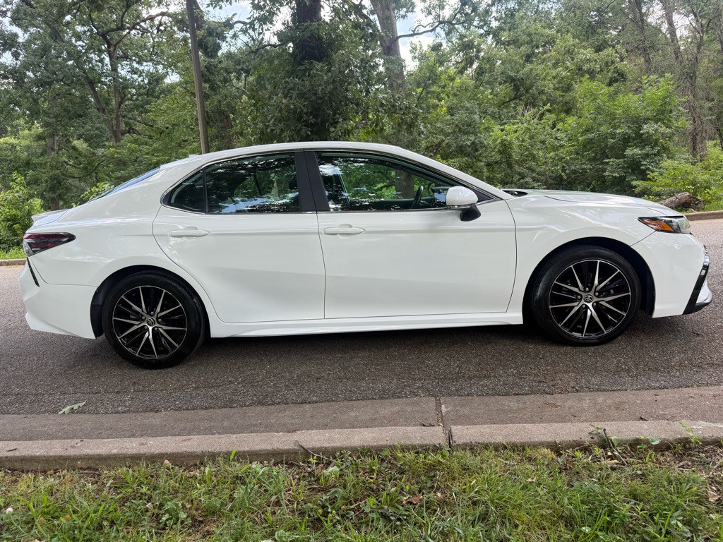 2022 Toyota Camry Image 6