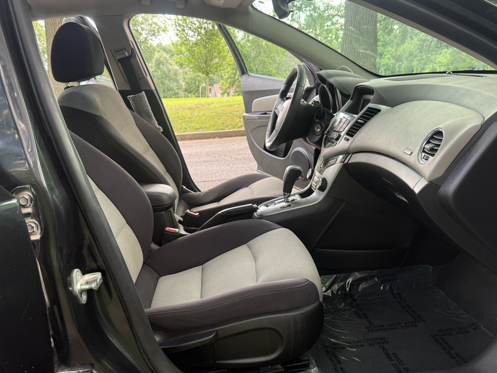 2016 Chevrolet Cruze Image 12