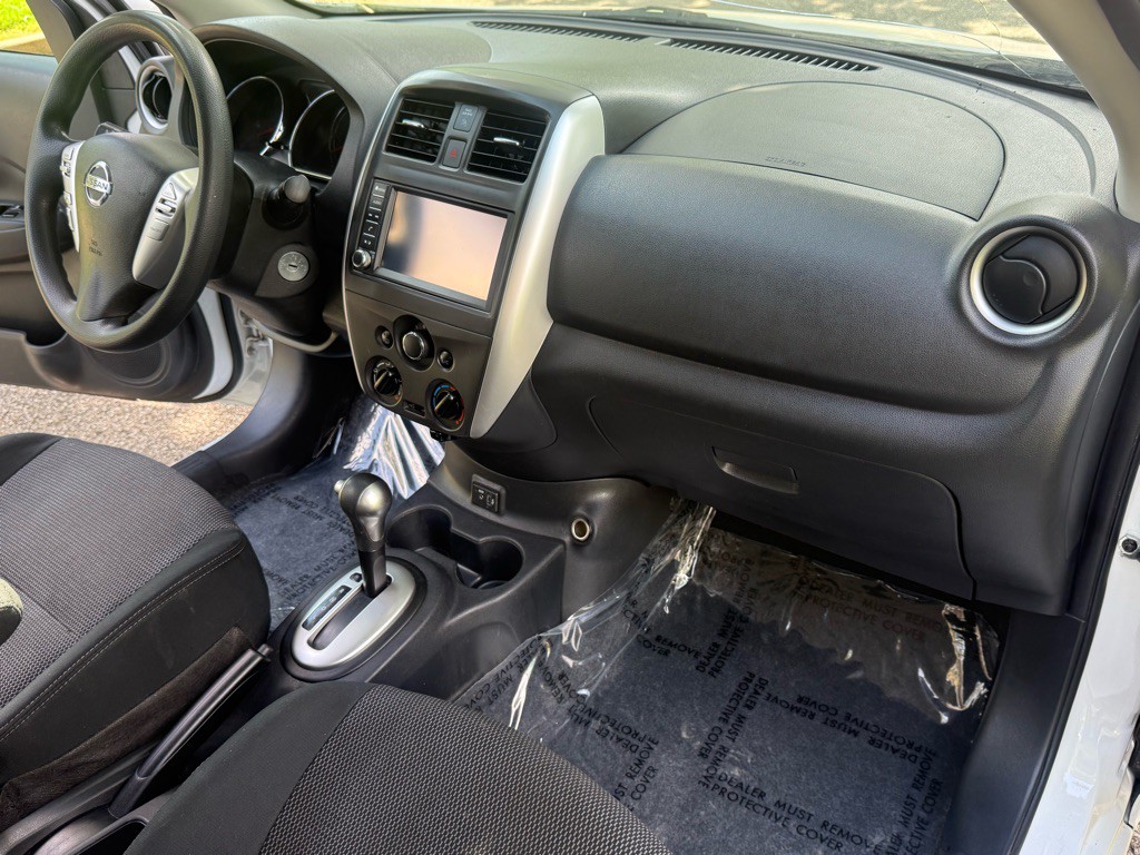 2019 Nissan Versa Image 15