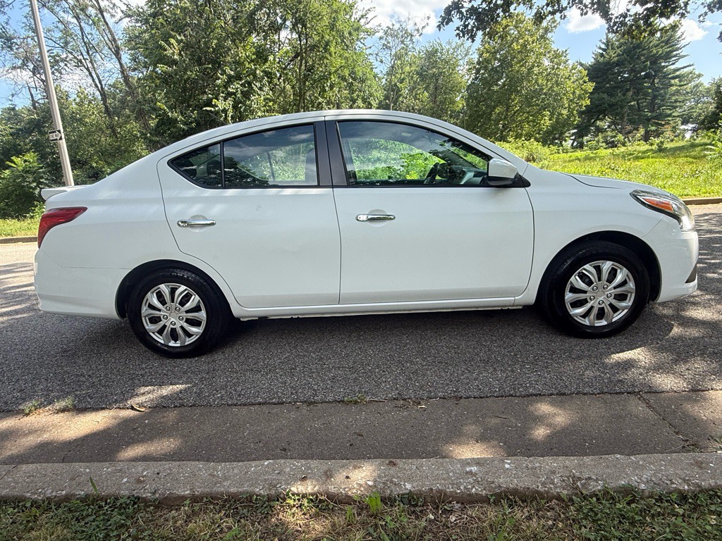 2019 Nissan Versa Image 6