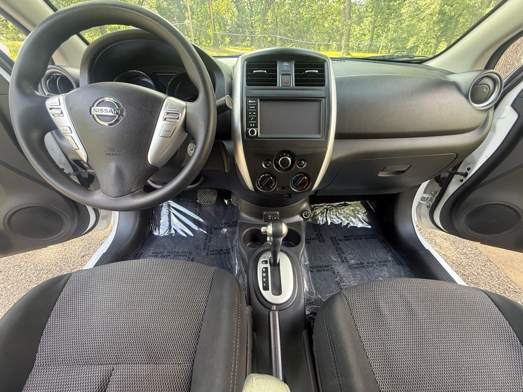 2019 Nissan Versa Image 11