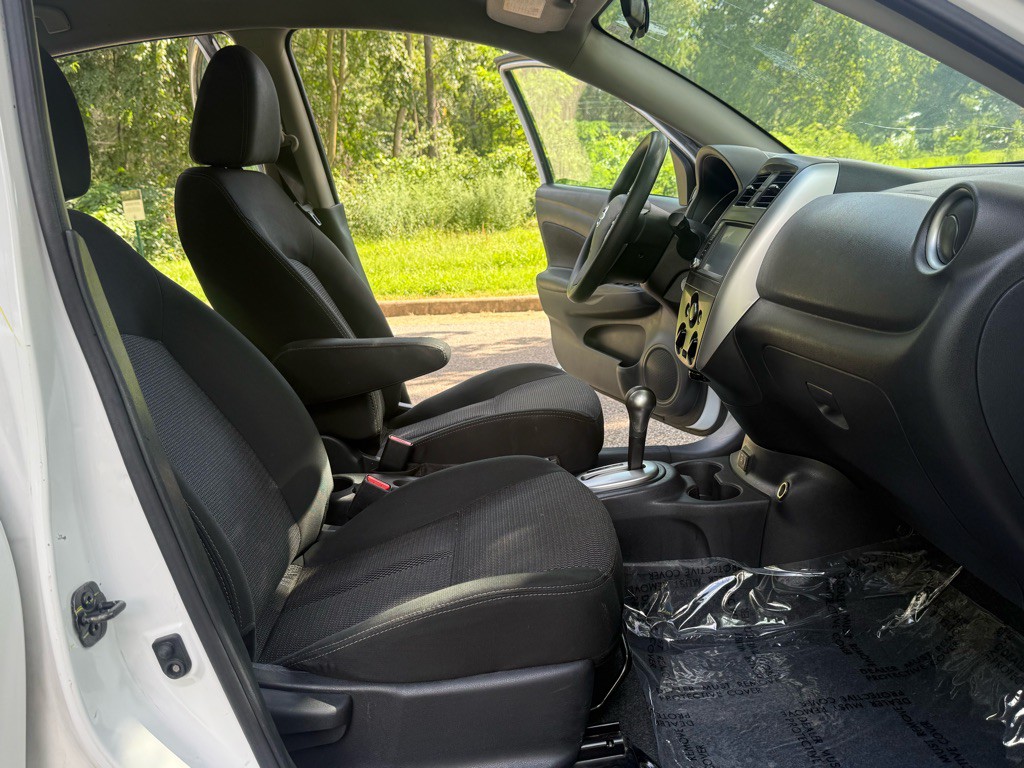 2019 Nissan Versa Image 12