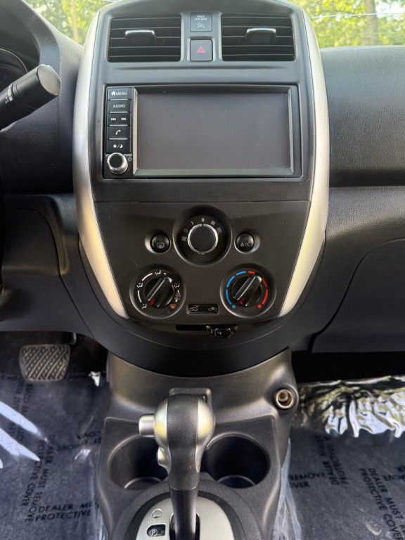 2019 Nissan Versa Image 14