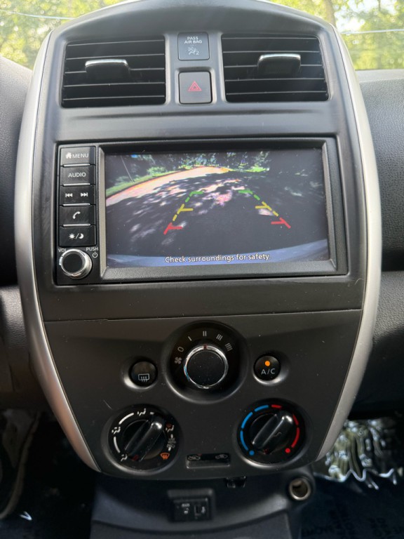 2019 Nissan Versa Image 19