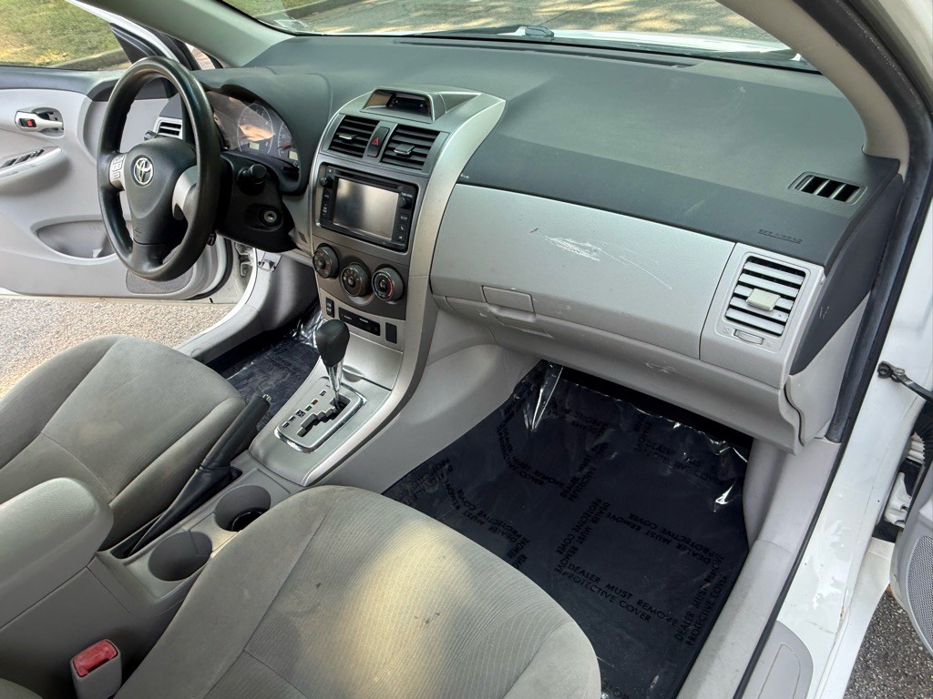 2013 Toyota Corolla Image 15