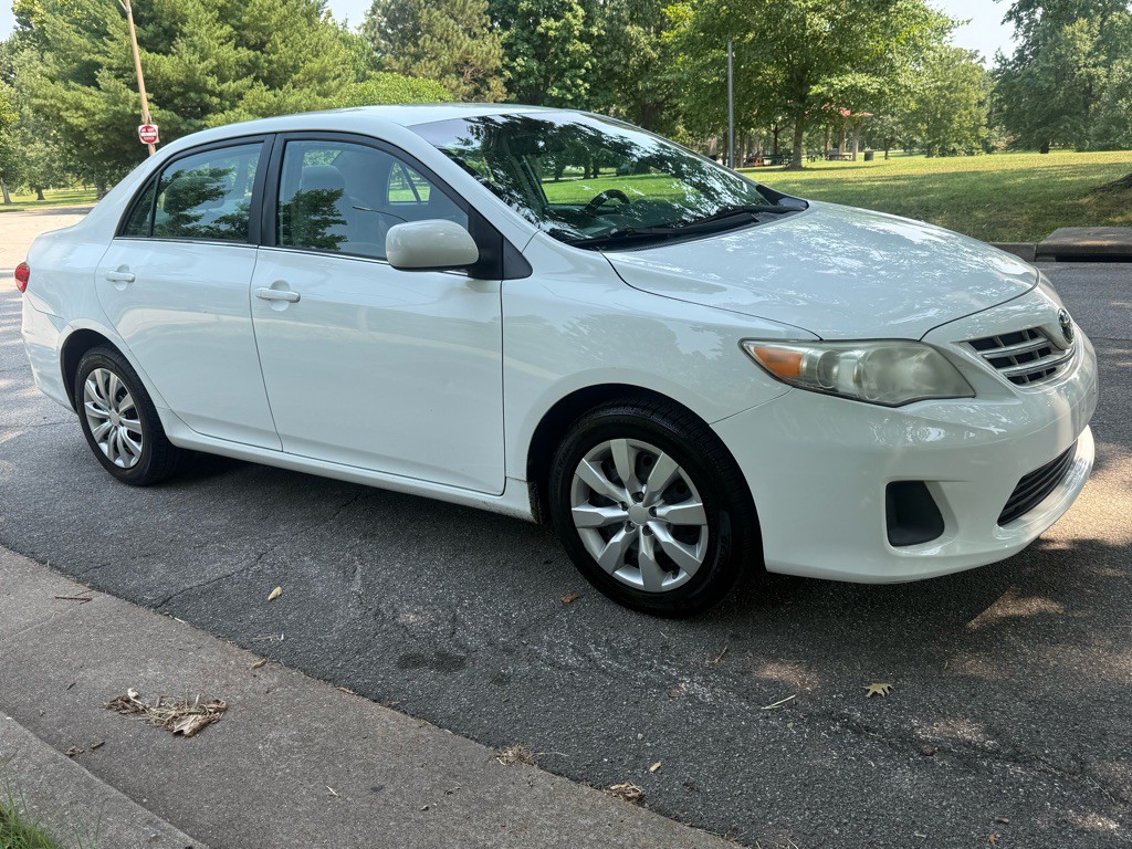 2013 Toyota Corolla Image 4