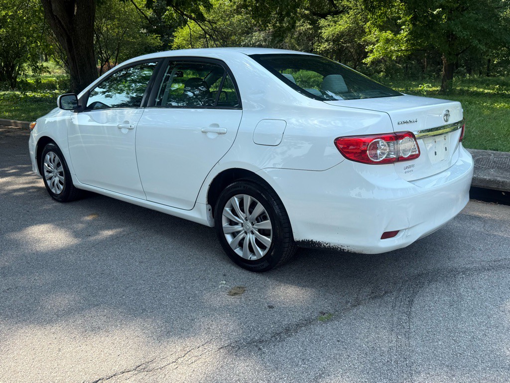 2013 Toyota Corolla Image 7