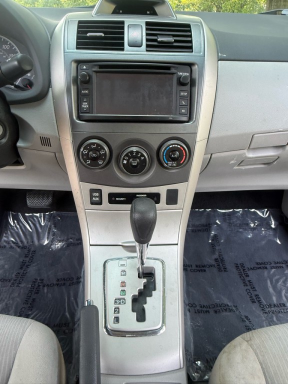 2013 Toyota Corolla Image 14