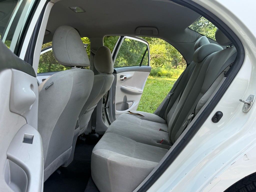 2013 Toyota Corolla Image 21