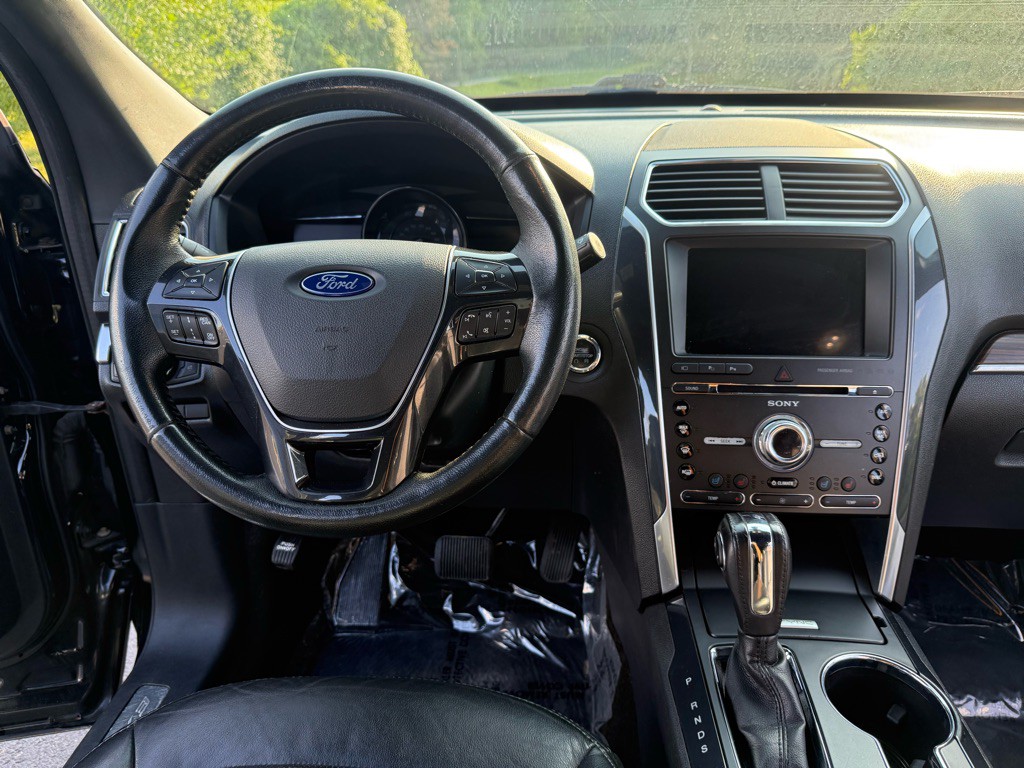 2018 Ford Explorer Image 16