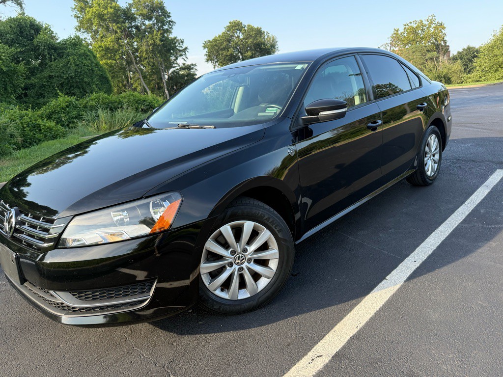 2015 Volkswagen Passat Image 24