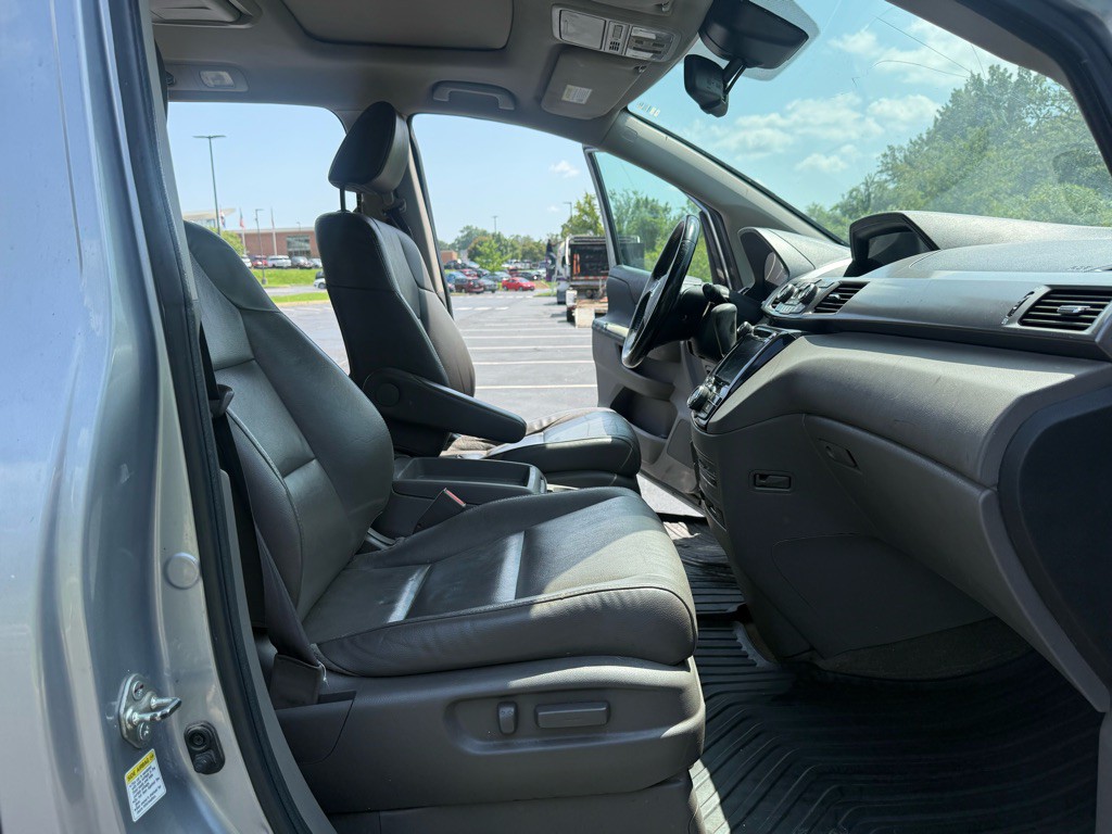 2016 Honda Odyssey Image 12