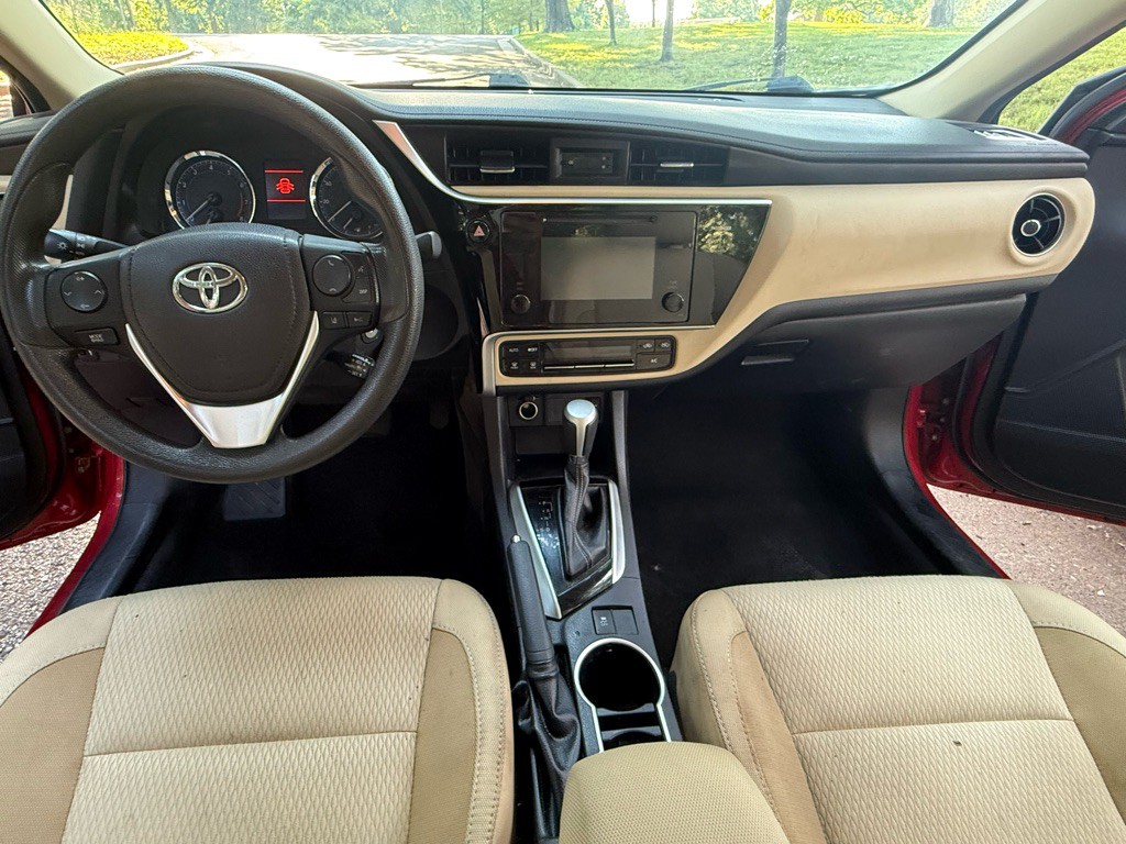 2017 Toyota Corolla Image 11