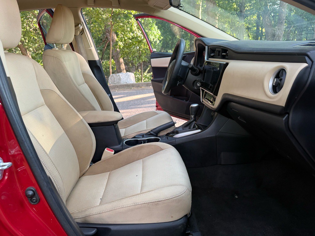 2017 Toyota Corolla Image 12