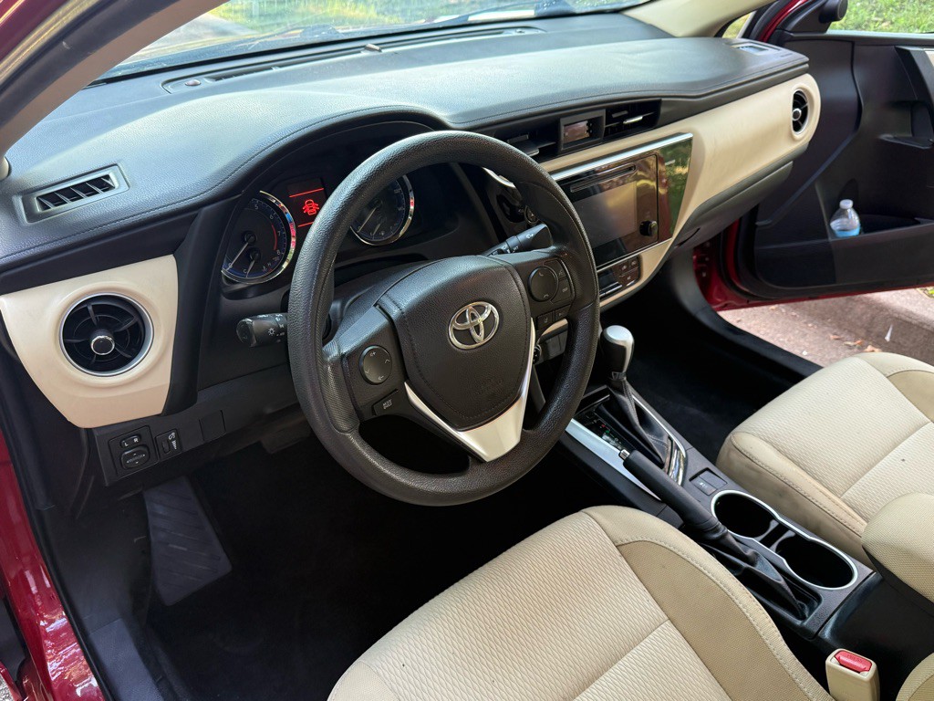 2017 Toyota Corolla Image 13