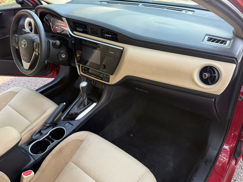 2017 Toyota Corolla Image 15