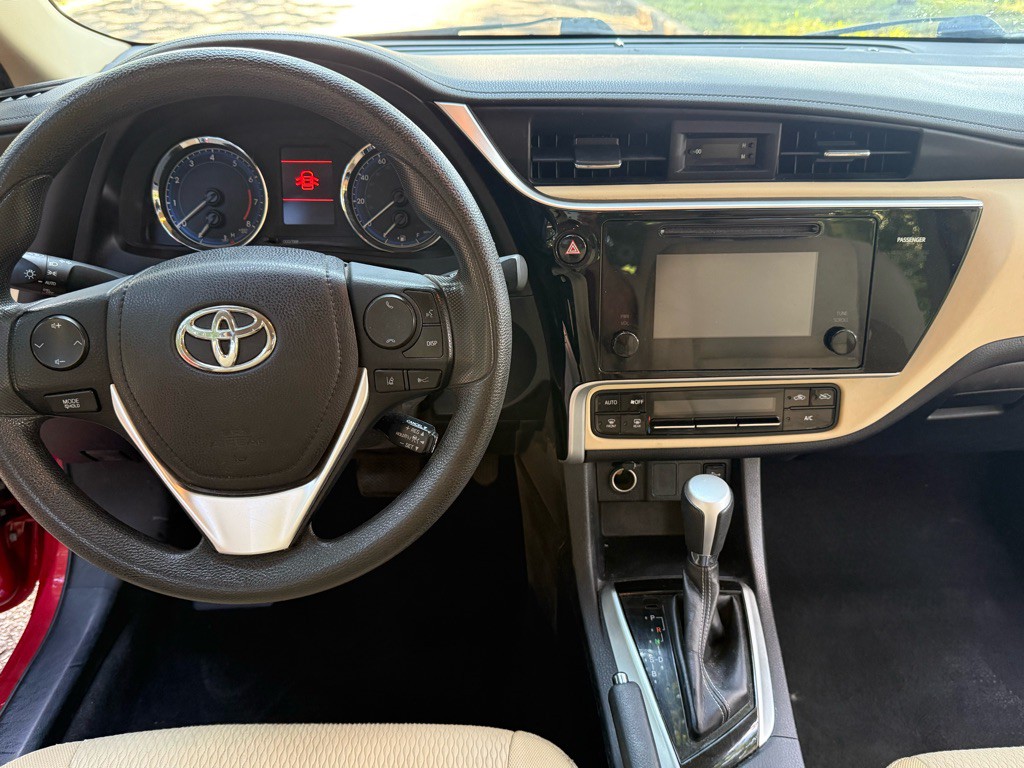 2017 Toyota Corolla Image 16