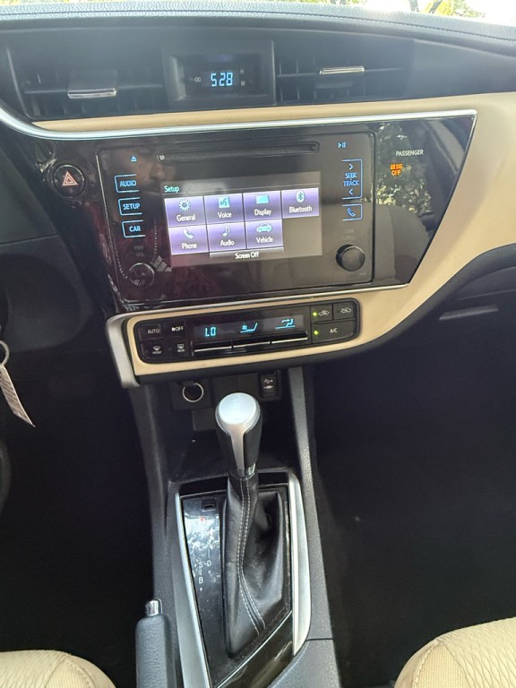 2017 Toyota Corolla Image 18