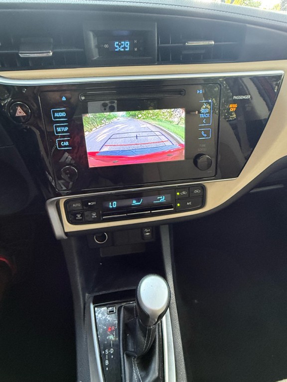 2017 Toyota Corolla Image 19