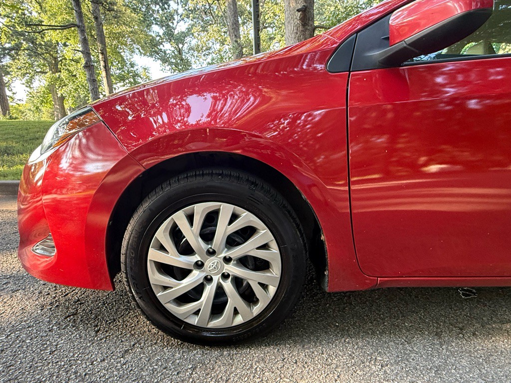 2017 Toyota Corolla Image 24