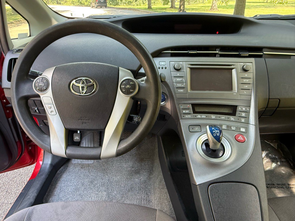 2012 Toyota Prius Image 14