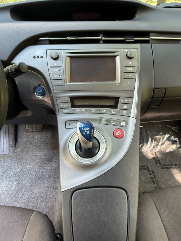 2012 Toyota Prius Image 16