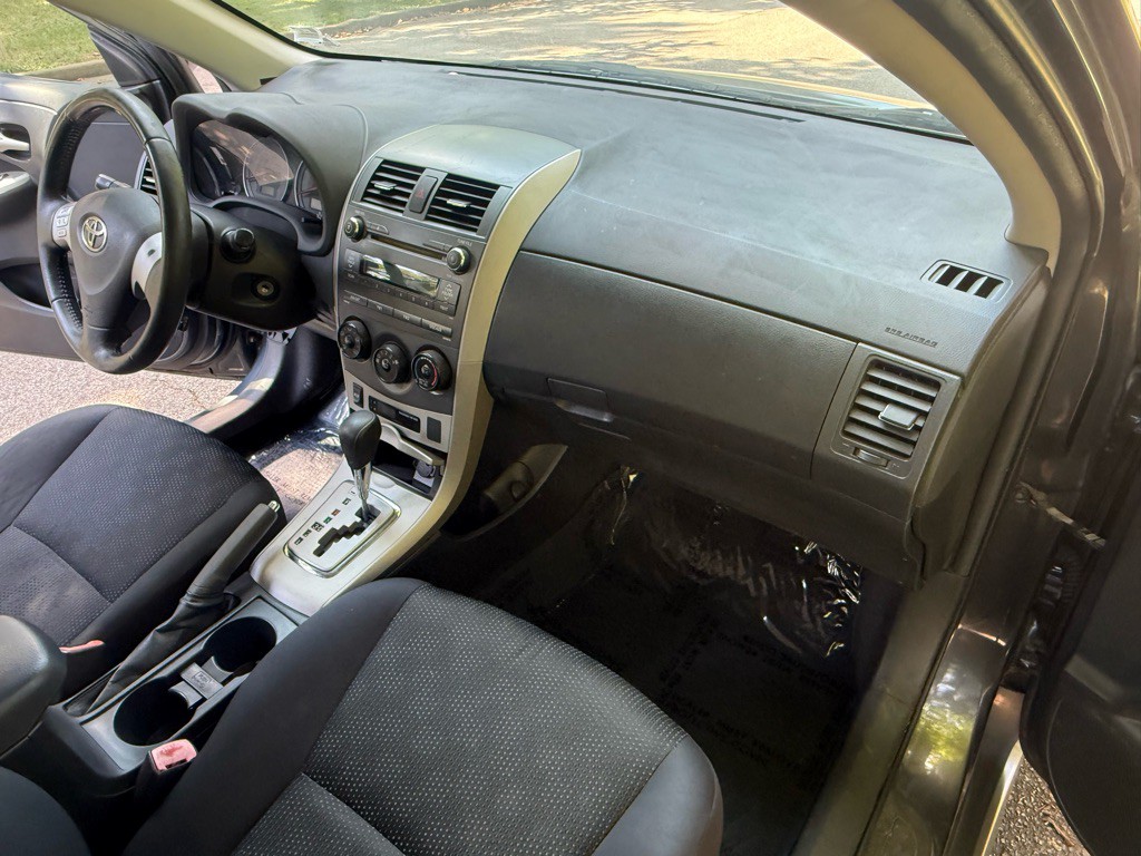 2010 Toyota Corolla Image 15