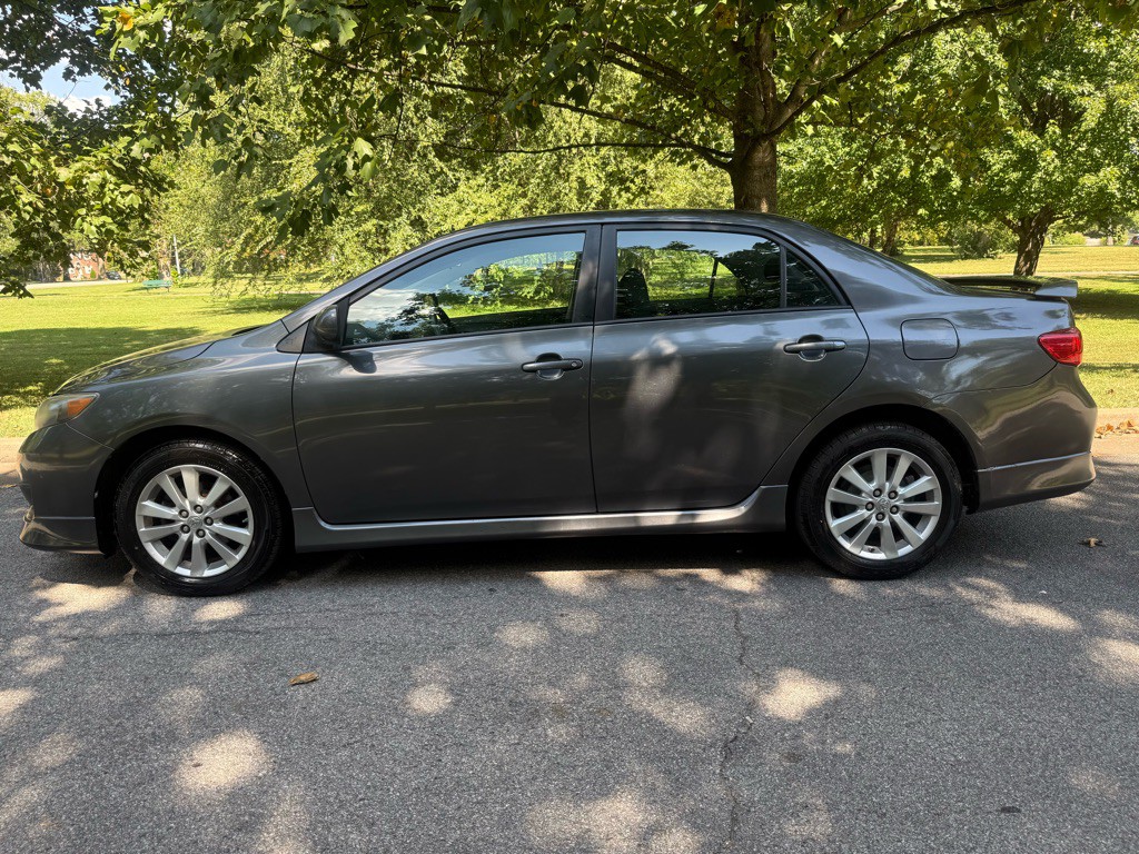 2010 Toyota Corolla Image 3
