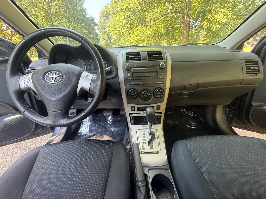 2010 Toyota Corolla Image 11
