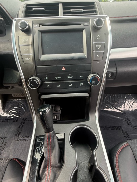 2015 Toyota Camry Image 17