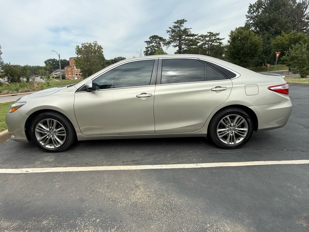 2015 Toyota Camry Image 3