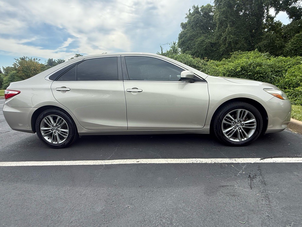 2015 Toyota Camry Image 6
